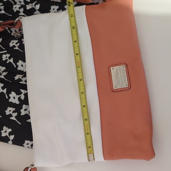 Jenna Kator Shoulder Bag with Crossbody Floral Inside Orange - Picture 12 of 12